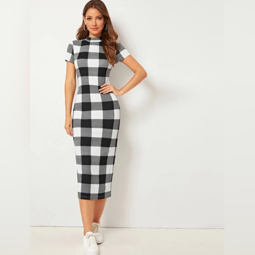 *NEW* Black & White Fitted Dress